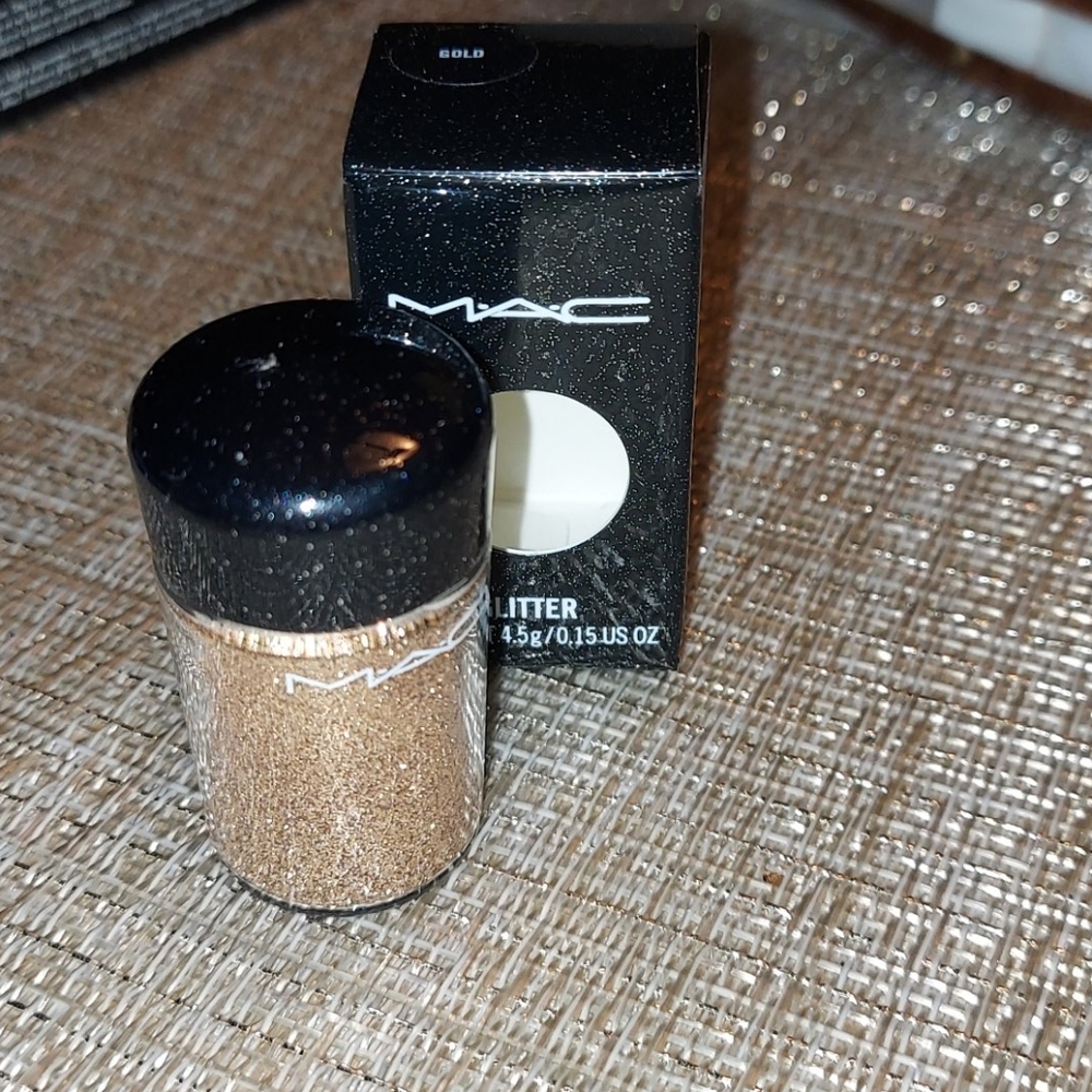 MAC Glitter